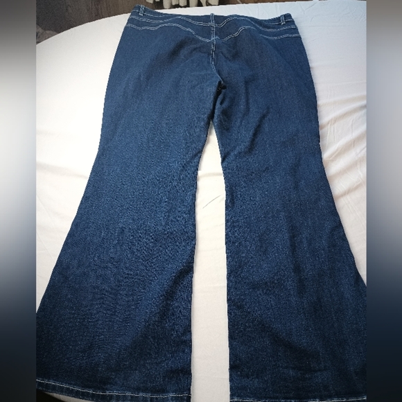 ModCloth The Bianca Flared Jeans Womens Plus Size 24 - Picture 7 of 7